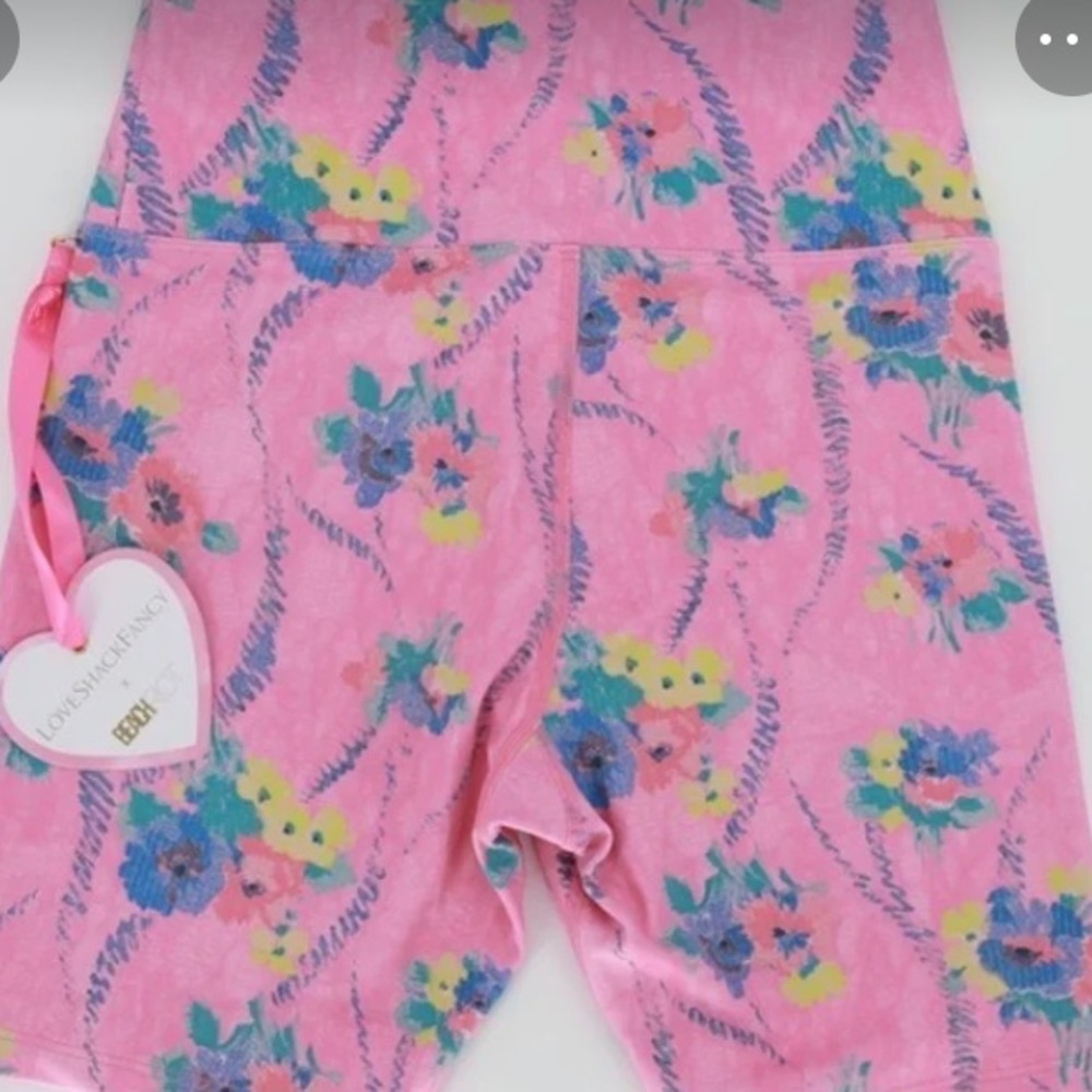 LoveShackFancy x Beach Riot biker shorts size small NWT - Picture 9 of 10